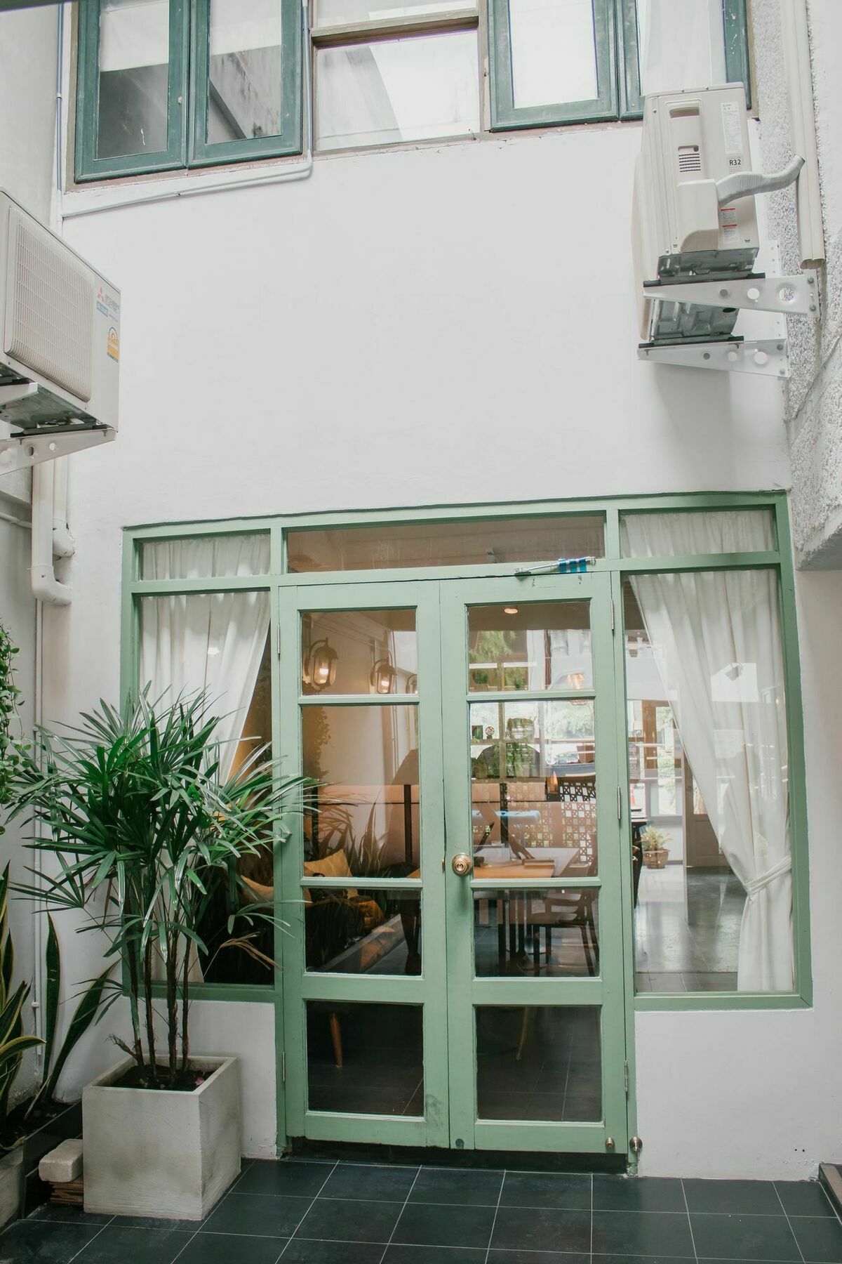 Weeping Willow Sukhumvit 26 Hostel Μπανγκόκ Εξωτερικό φωτογραφία